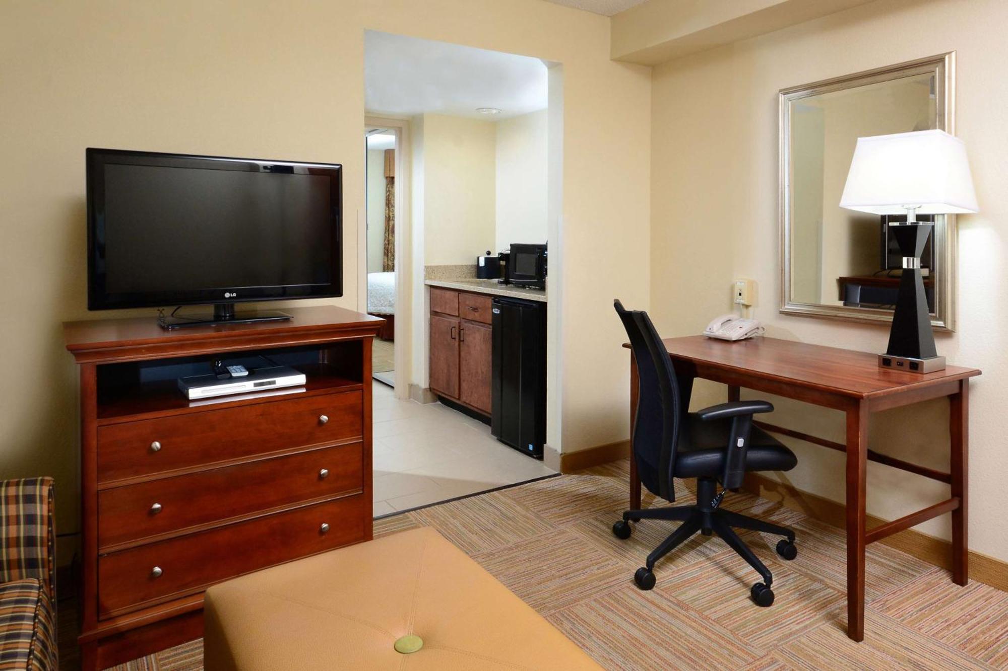 Hampton Inn Raleigh Capital Blvd North Exterior photo