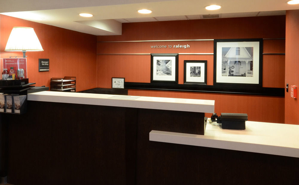 Hampton Inn Raleigh Capital Blvd North Exterior photo